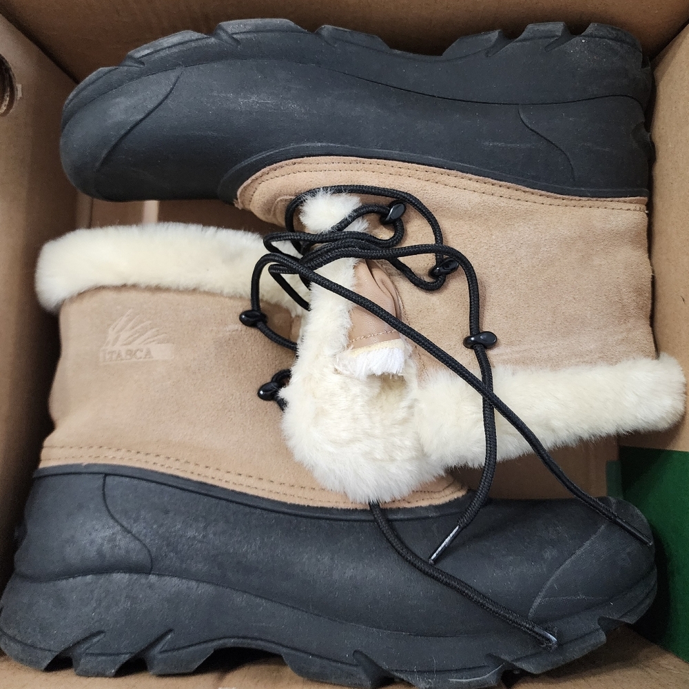 Women Size 10 ITASCA snow Boots NEW In Box